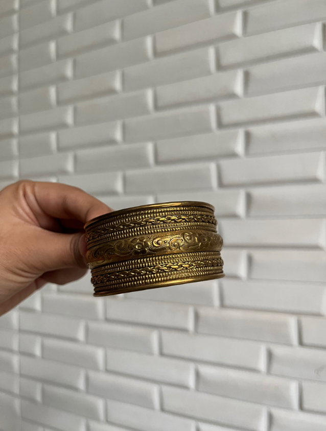 Vintage-Style Artisan